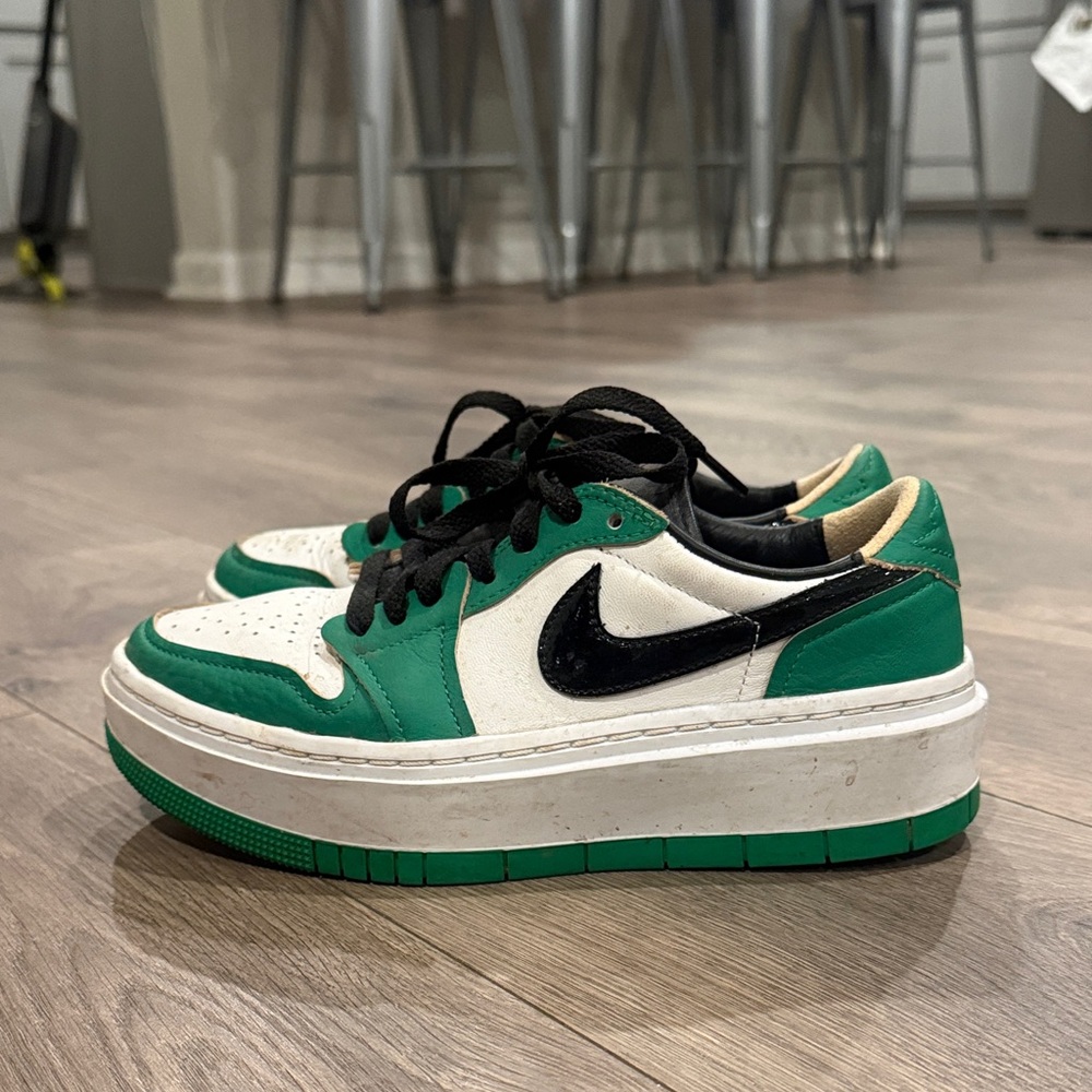 Nike Black, Green, and White Low-Top Sneakers